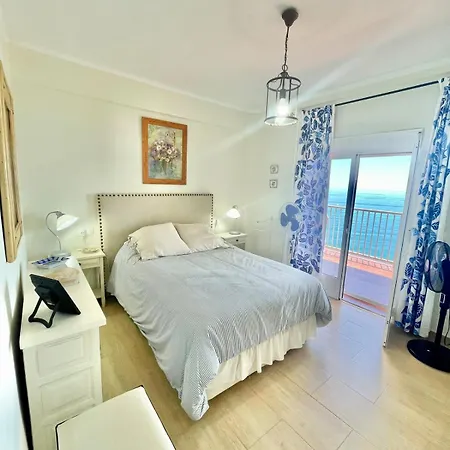Carabeo - Ocean Views Apartman *
